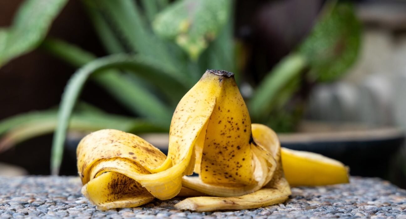 7 Surprising Reasons You Shouldn’t Toss Your Banana Peel
