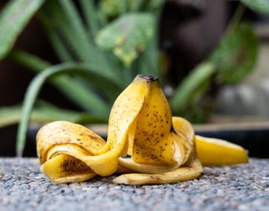 7 Surprising Reasons You Shouldn’t Toss Your Banana Peel