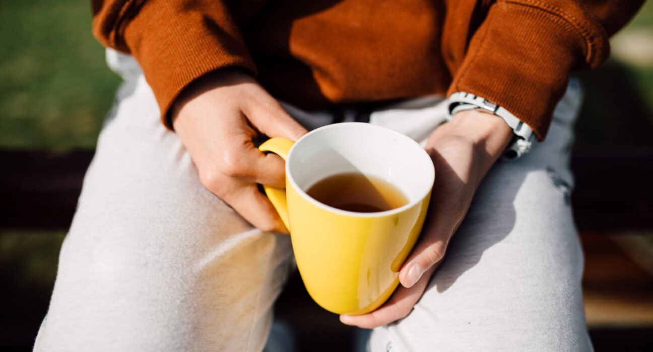Loose Leaf vs. Tea Bags: Which Is Better (+ Tips)