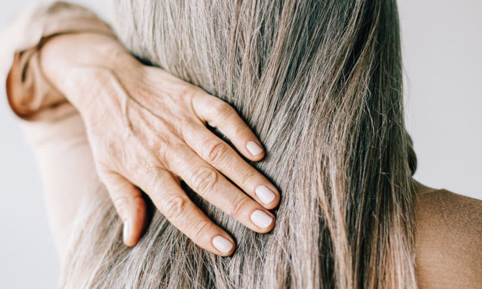 Study Shows That You May Be Able To Reverse Gray Hair Temporarily